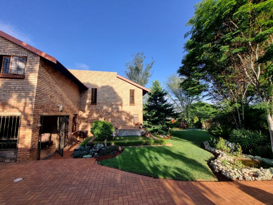 4 Bedroom Property for Sale in Buffelspoort Eco Estate North West